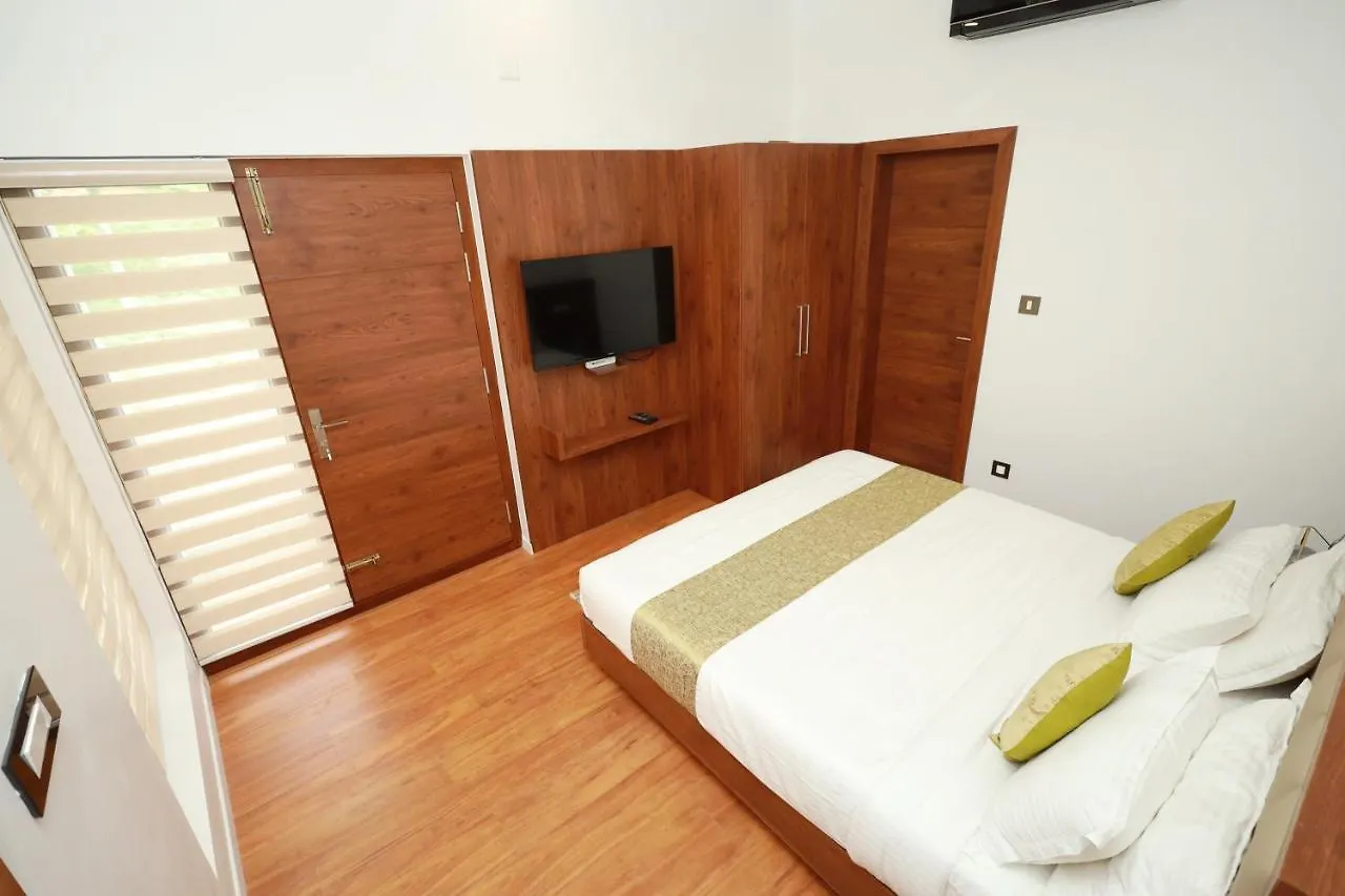 Eagles Glide Resort Pirmed Aparthotel