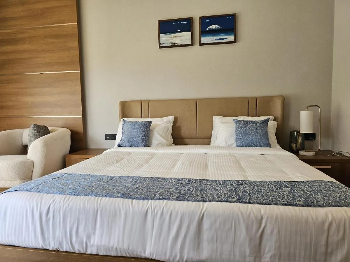 Aparthotel Eagles Glide Resort Pirmed India
